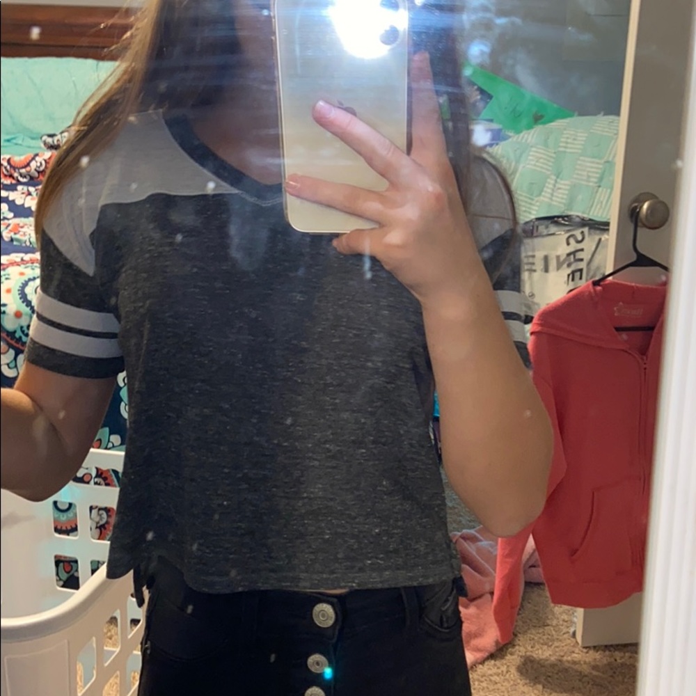 old navy t shirt